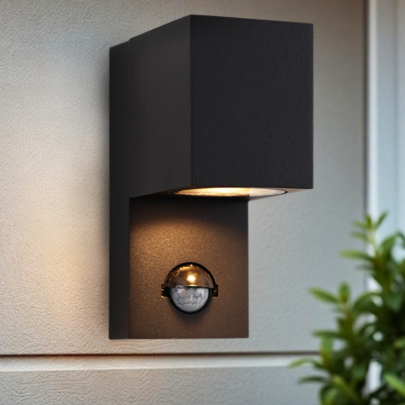 Aplique exterior con sensor de movimiento negro moderno, Corella, IP54