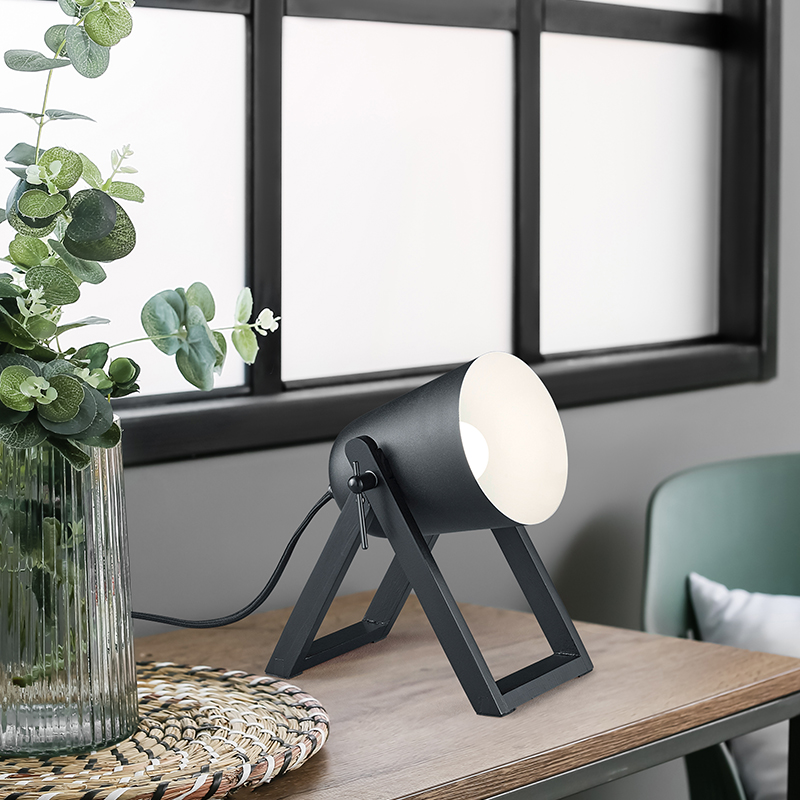 Lámpara de mesa de madera negra, Sacha, con interruptor