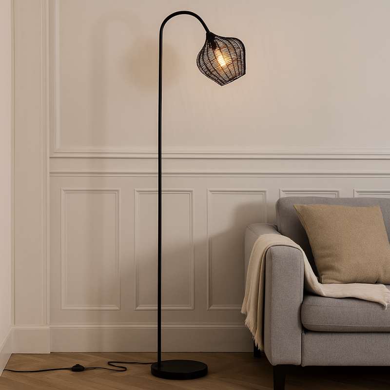 Lámpara de pie negra industrial, Pepita, con interruptor