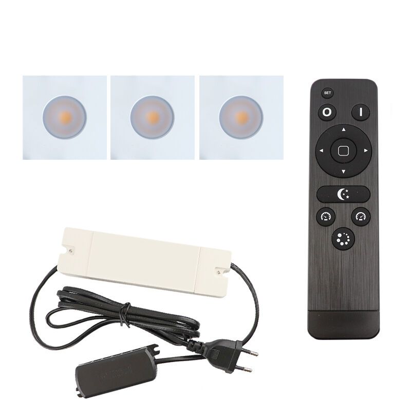 3 focos empotrables cuadrados blancos para porche Dico, IP65, con set de conexión y mando a distancia