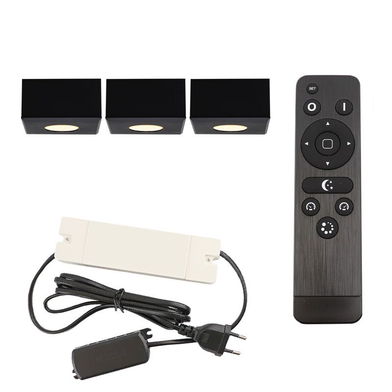 3 apliques de techo cuadrados negros para porche Fredo, IP44, con set de conexión y mando a distancia