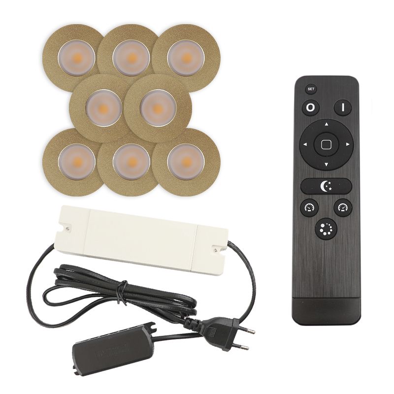 8 focos empotrables de color latón para porche Dico, IP65, con set de conexión y mando a distancia