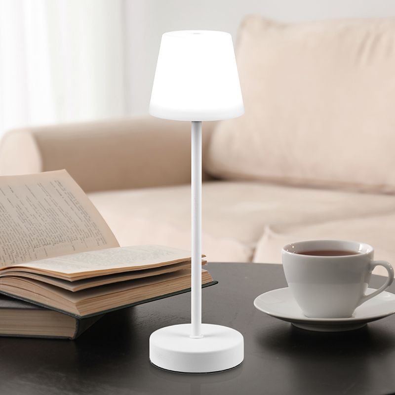 Lámpara de mesa recargable de plástico blanca, Suman, 2W, ajustable entre luz blanco cálido y frío LED, IP44, con regulador táctil