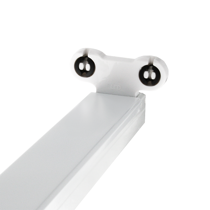 Luminaria tubo LED 120 cm - Robo - para 2 tubos LED - Philips Core - IP22 Luminaria tubo LED 120 cm - Robo - para 2 tubos LED - Philips Core - IP22