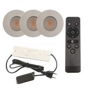 3 focos empotrables cromados para porche Dico, IP65, con set de conexión y mando a distancia