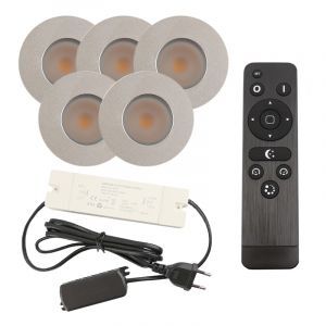5 focos empotrables cromados para porche Dico, IP65, con set de conexión y mando a distancia