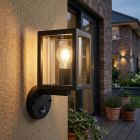 Aplique exterior con sensor de movimiento negro moderno, Amalie, IP54