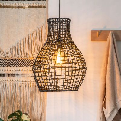 Lámparas colgantes de mesa del comedor negra rústica Alban, ratán