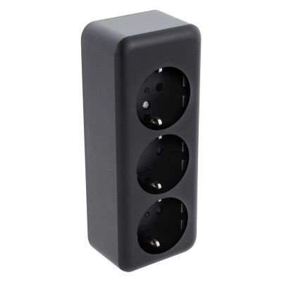 Zócalo de superficie Q-Link, 3 vías, con protección para niños y contacto de puesta a tierra, negro