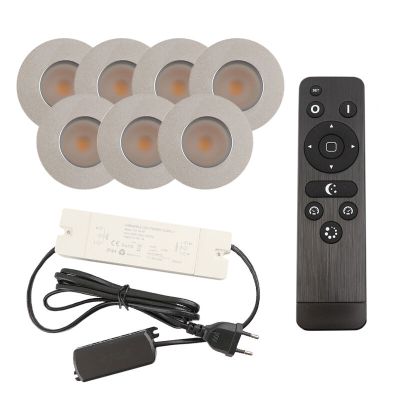 7 focos empotrables cromados para porche Dico, IP65, con set de conexión y mando a distancia