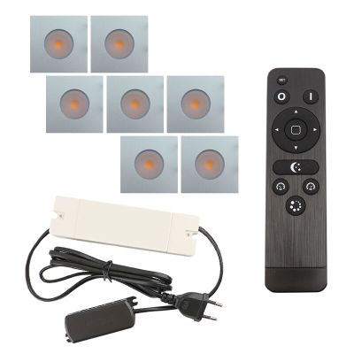 7 focos empotrables cuadrados cromados para porche Dico, IP65, con set de conexión y mando a distancia