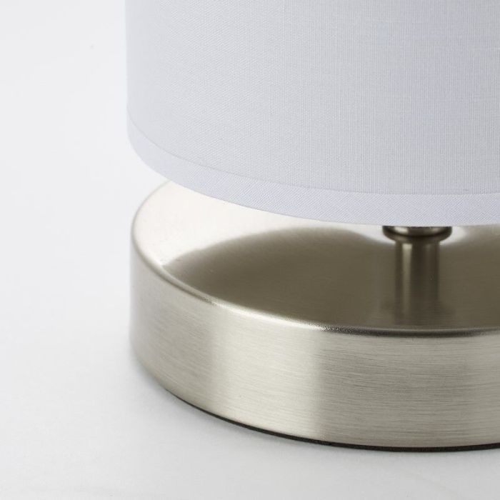 Lámpara de mesa blanca de tela, Merinde, con interruptor