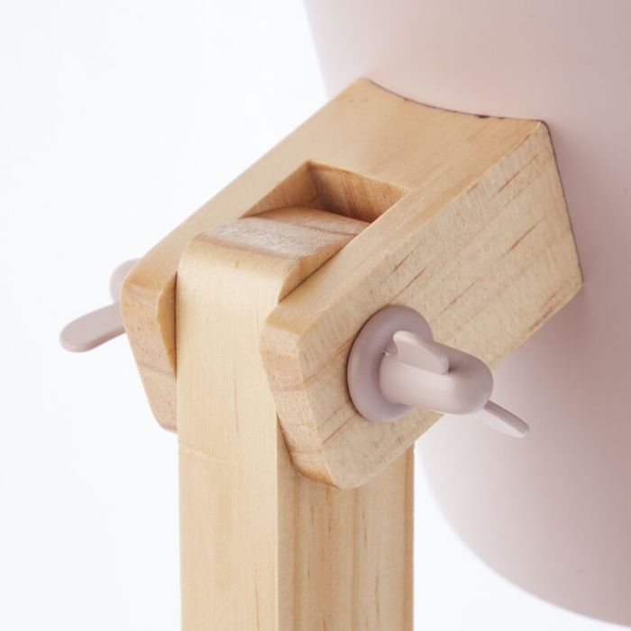 Lámpara de mesa de madera rosa, Dorina, con interruptor