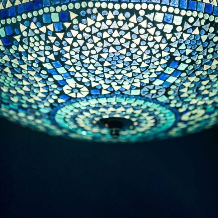 Plafón de techo azul oriental, Annas