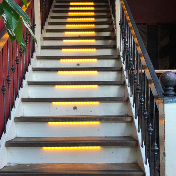 Juego de tiras LED regulables para escaleras, 15 tiras LED 2700K