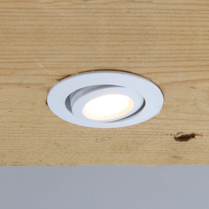 4 focos empotrables orientables para porche Rona, IP44, con set de conexión y mando a distancia, blanco
