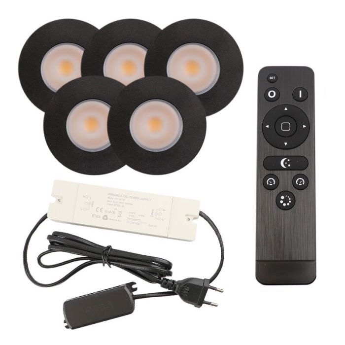 5 focos empotrables negros para porche Dico, IP65, con set de conexión y mando a distancia