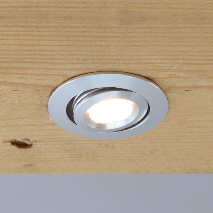 7 focos empotrables orientables para porche Rona, IP44, con set de conexión y mando a distancia, cromo