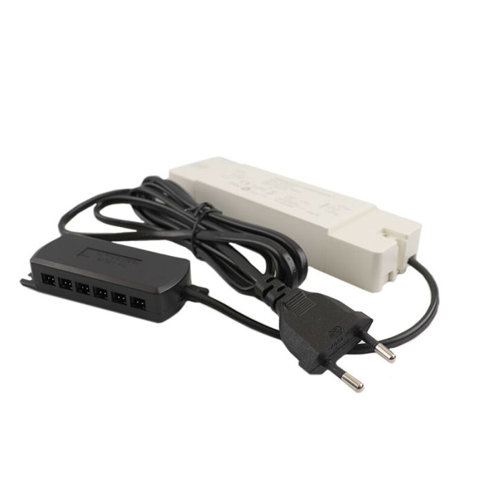2 apliques de techo cuadrados blancos para porche Fredo, IP44, con set de conexión y mando a distancia